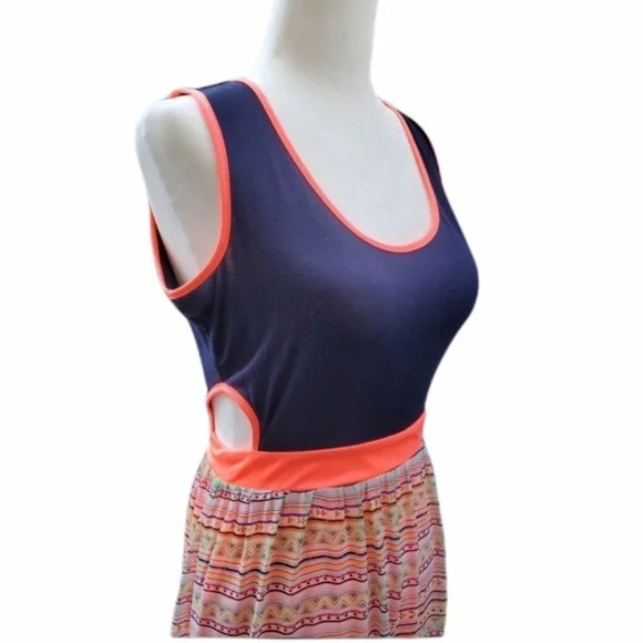 🛍️Box full of 8 Items Size M Mystery Box 🛍️ - Picture 10 of 10